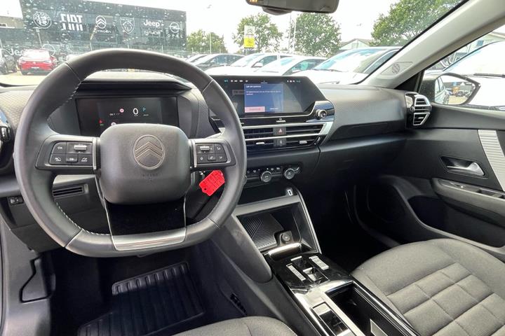 Blå Citroën ë-C4 X fra 2025