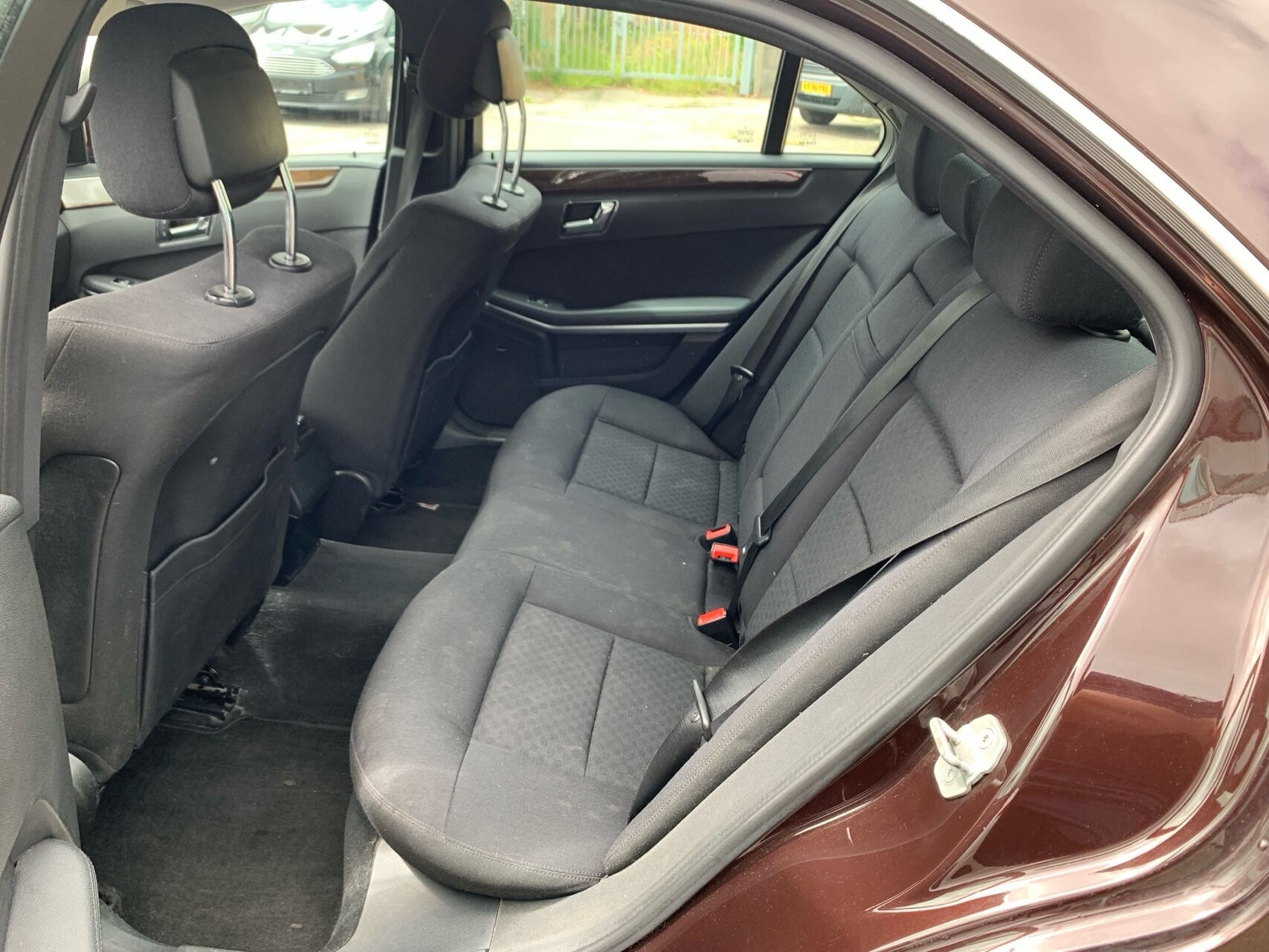 Brun Mercedes E200 d fra 2011