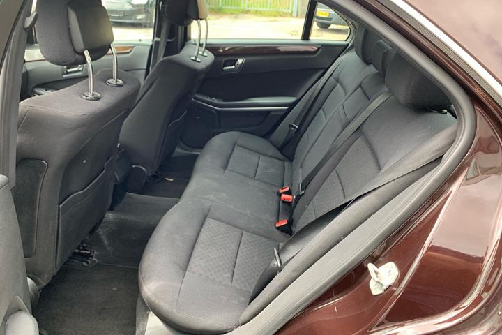 Brun Mercedes E200 d fra 2011