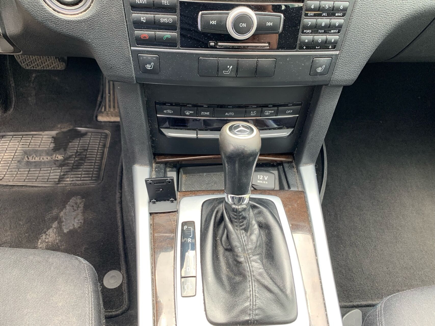 Brun Mercedes E200 d fra 2011