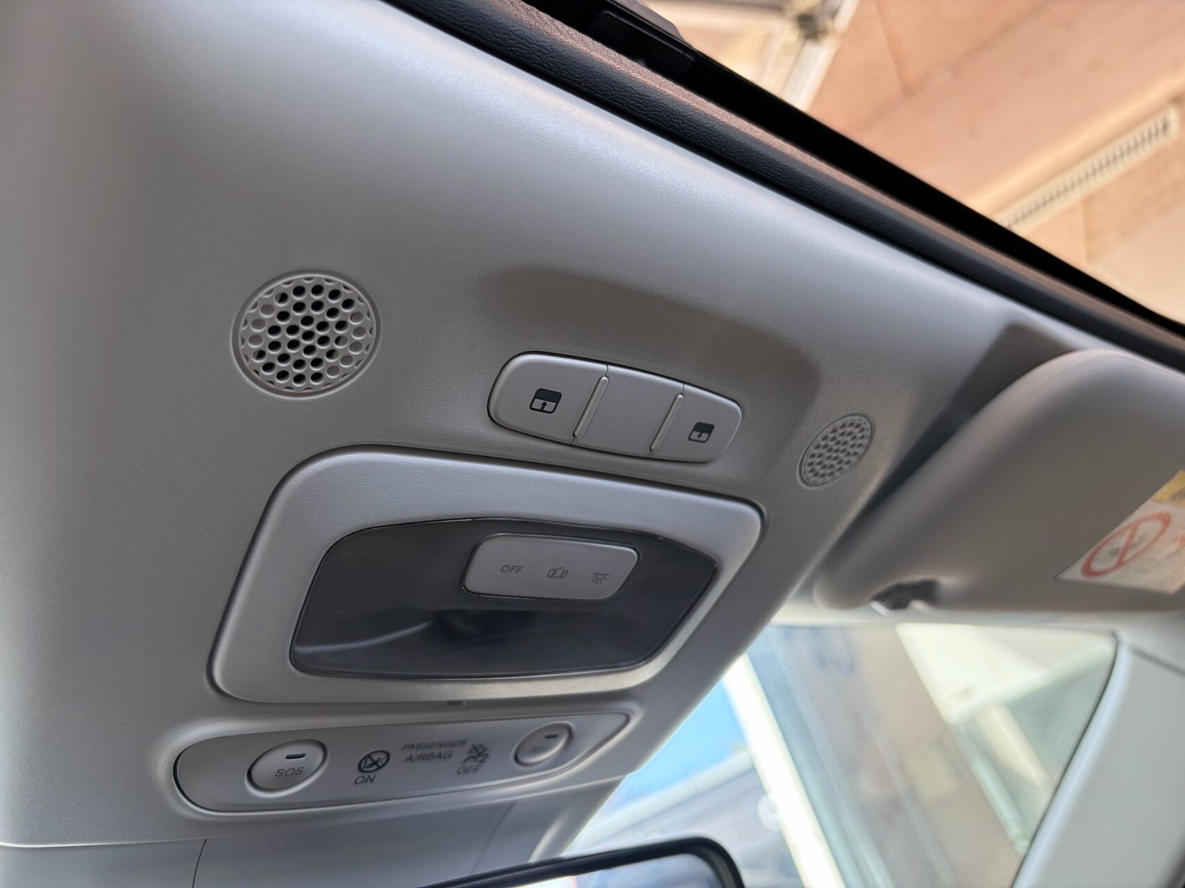 Hvid Fiat 500e fra 2023