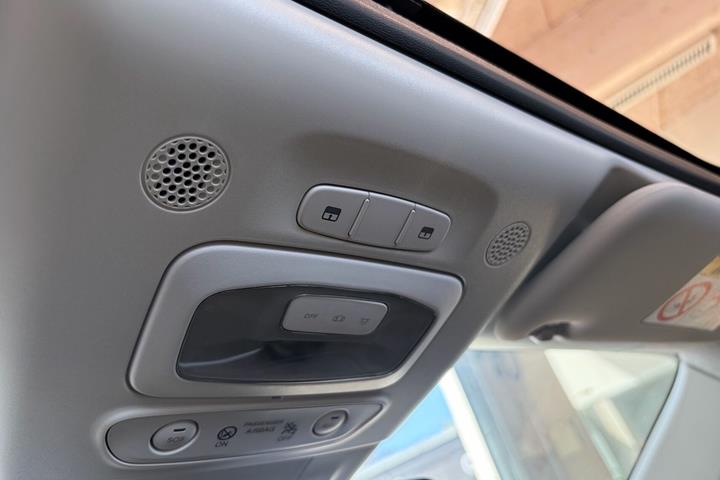 Hvid Fiat 500e fra 2023