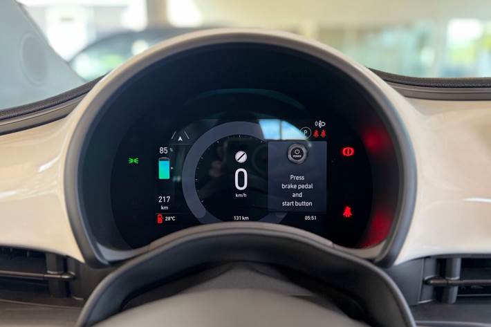 Hvid Fiat 500e fra 2023