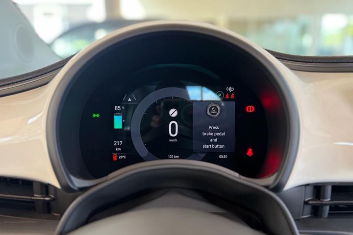 Hvid Fiat 500e fra 2023