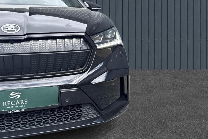 Sort Skoda Enyaq fra 2024