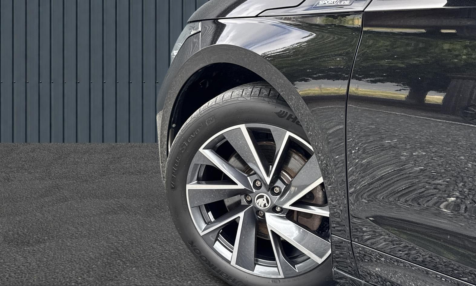 Sort Skoda Enyaq fra 2024