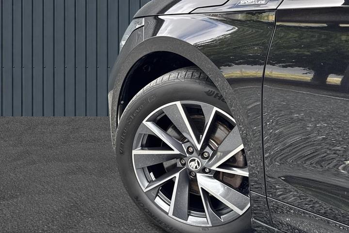 Sort Skoda Enyaq fra 2024