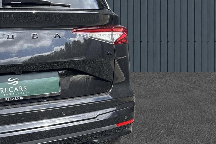 Sort Skoda Enyaq fra 2024