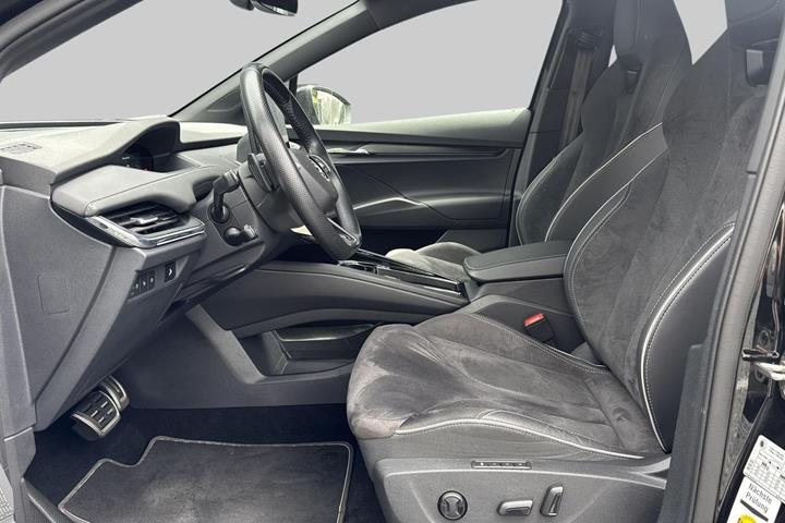 Sort Skoda Enyaq fra 2024
