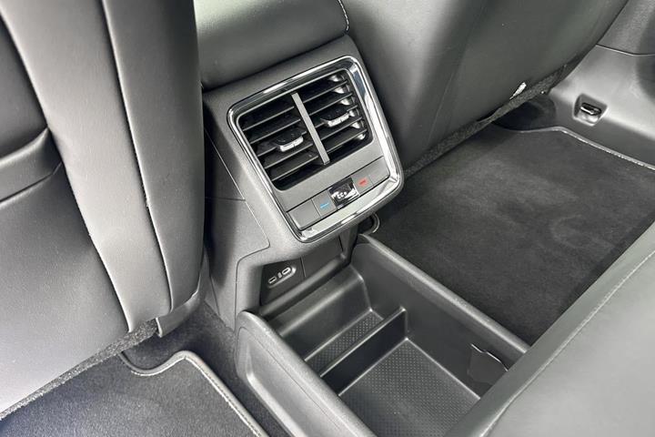 Sort Skoda Enyaq fra 2024