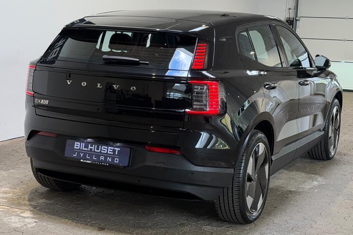 Sort Volvo EX30 fra 2025