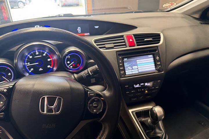 Sølv Honda Civic fra 2014