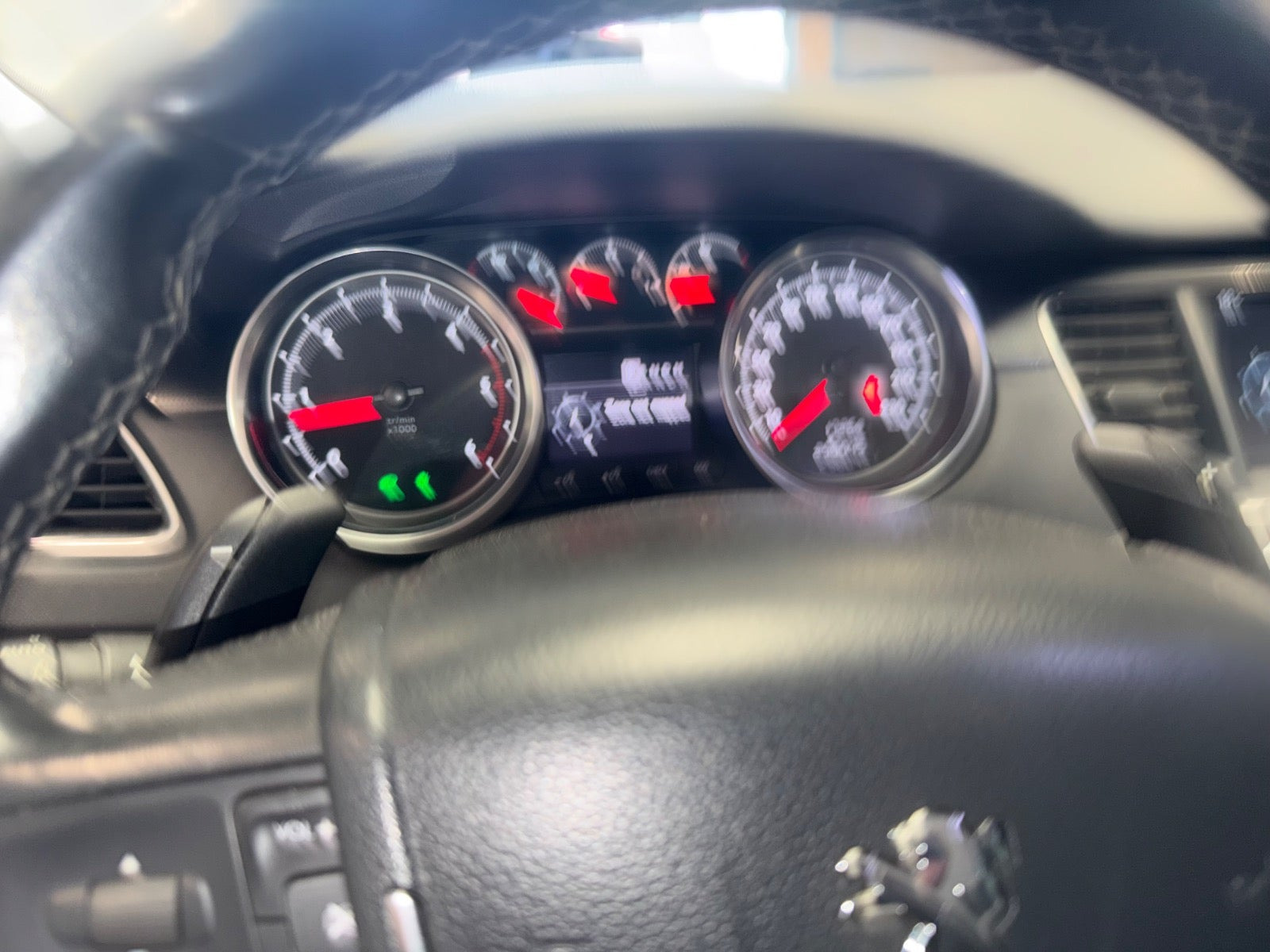 Hvid Peugeot 508 fra 2012