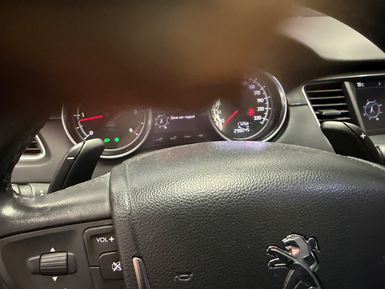 Hvid Peugeot 508 fra 2012