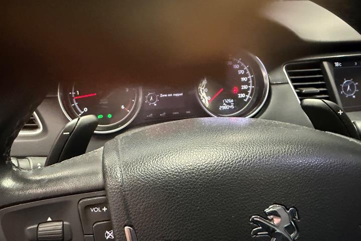 Hvid Peugeot 508 fra 2012