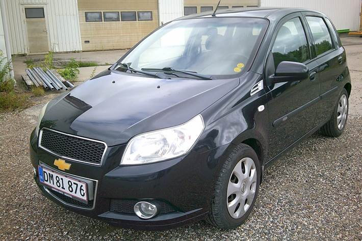 Gul Chevrolet Aveo fra 2010