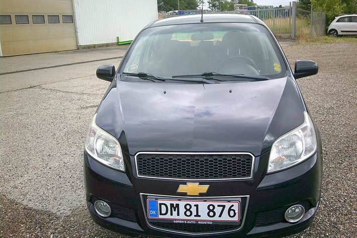 Gul Chevrolet Aveo fra 2010