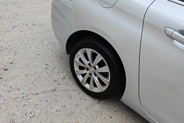 undefined Peugeot 308 fra 2017