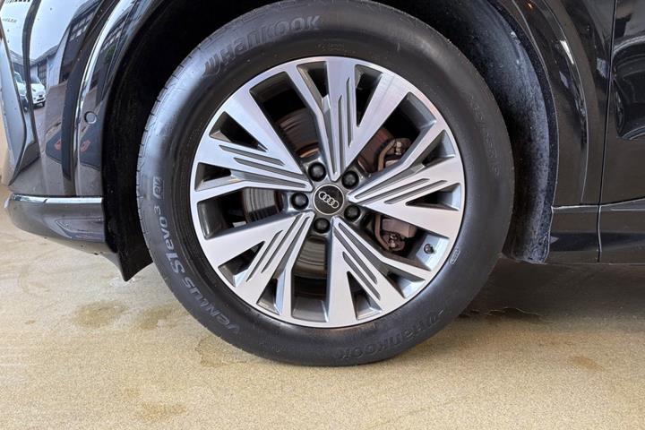 Sort Audi Q4 e-tron fra 2023