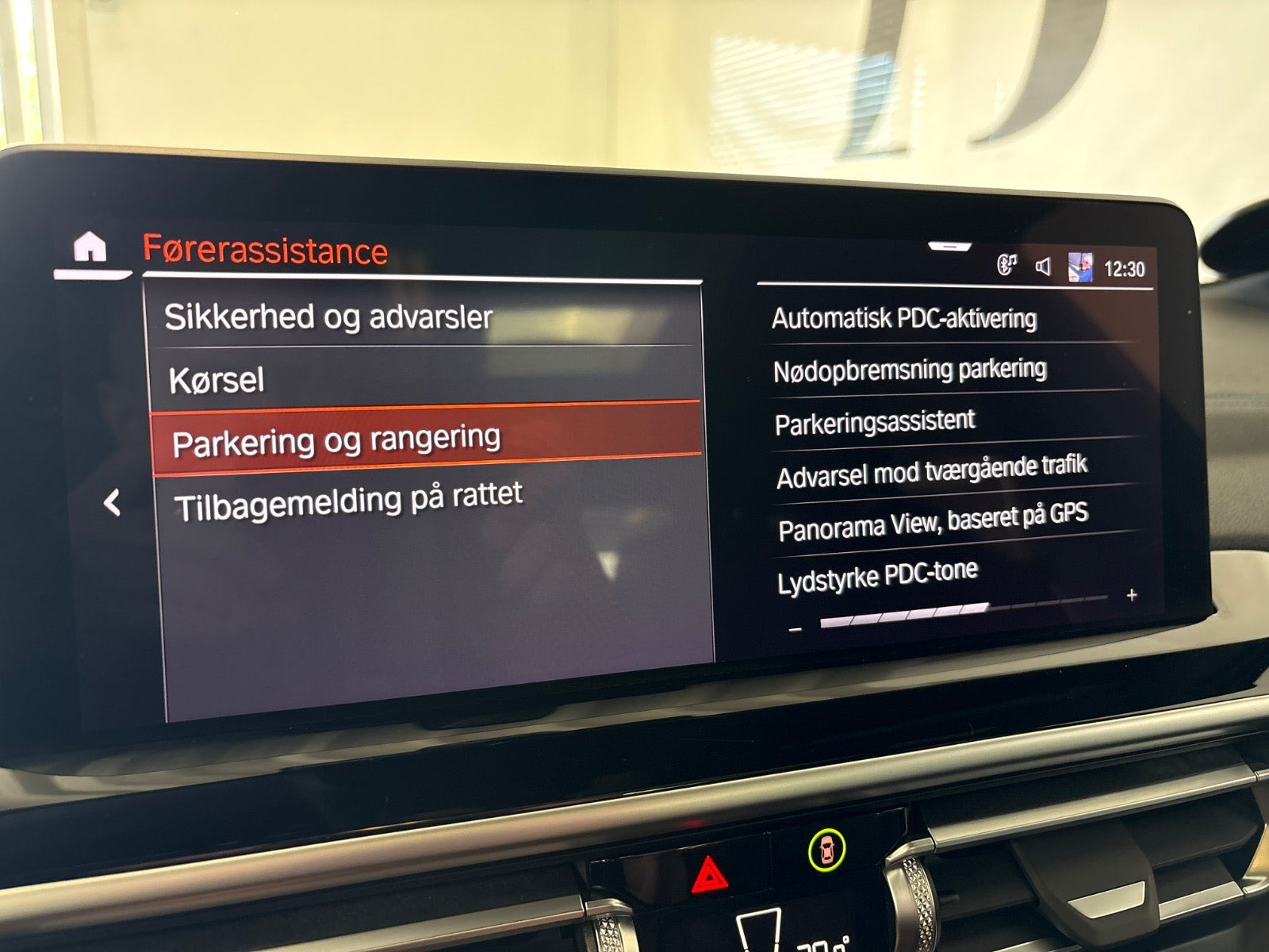 Blå BMW iX3 fra 2022