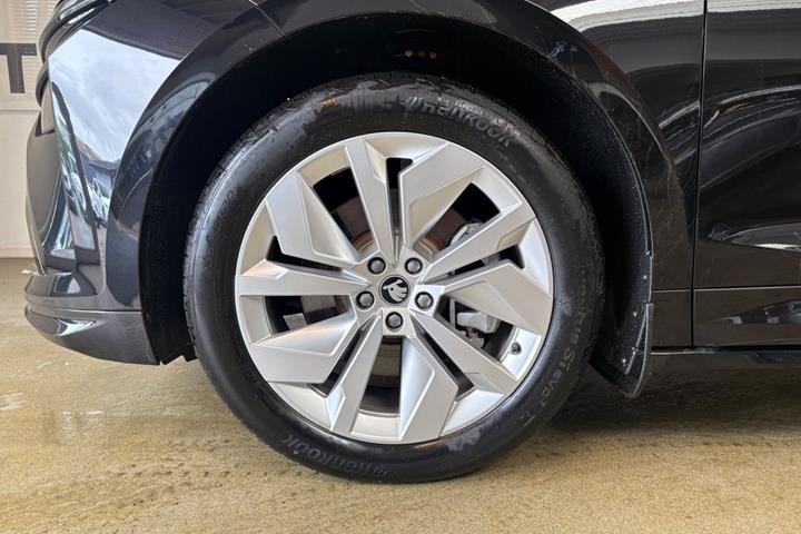 Sort Skoda Enyaq fra 2026