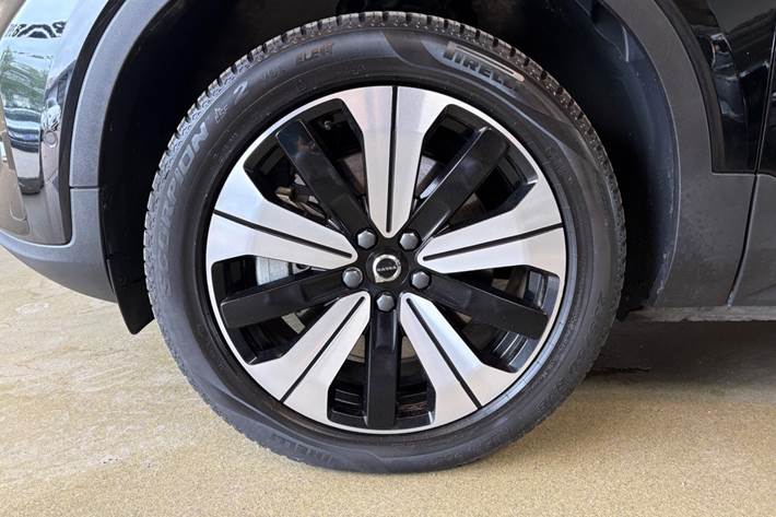 Sort Volvo XC40 fra 2023