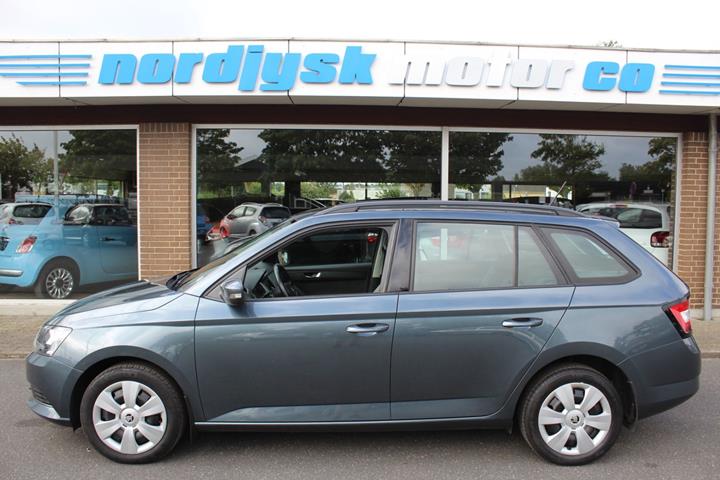 Grå Skoda Fabia fra 2017