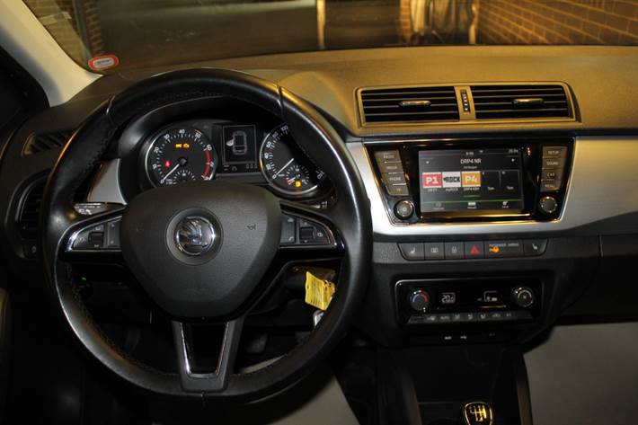 Grå Skoda Fabia fra 2017