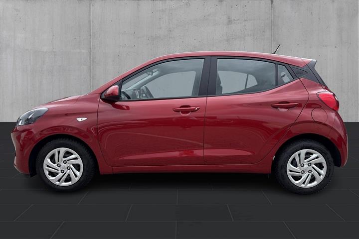 Rød Hyundai i10 fra 2022