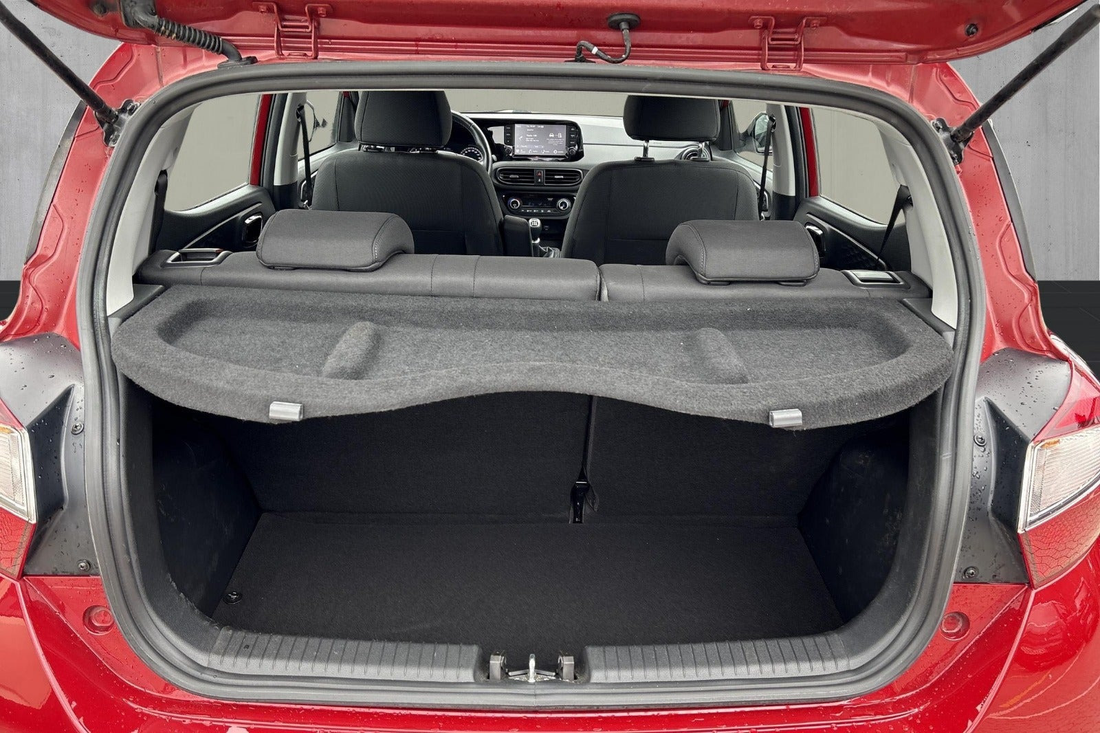 Rød Hyundai i10 fra 2022
