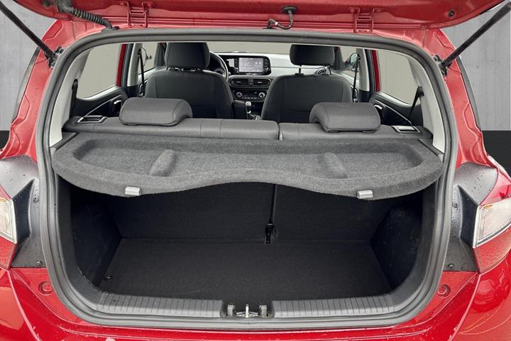 Rød Hyundai i10 fra 2022