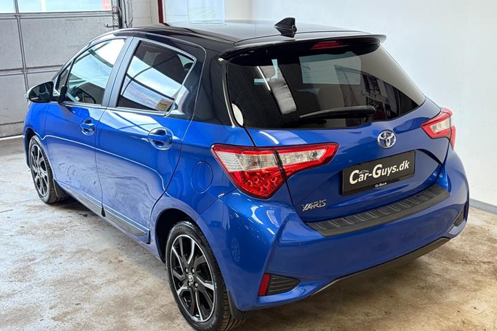 Sort Toyota Yaris fra 2018