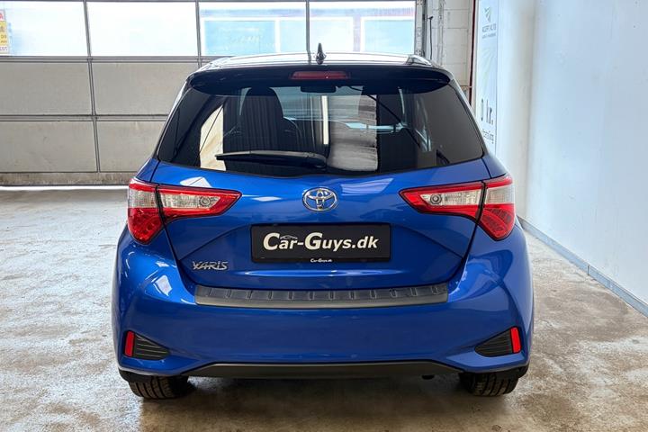 Sort Toyota Yaris fra 2018