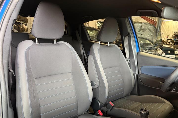 Sort Toyota Yaris fra 2018