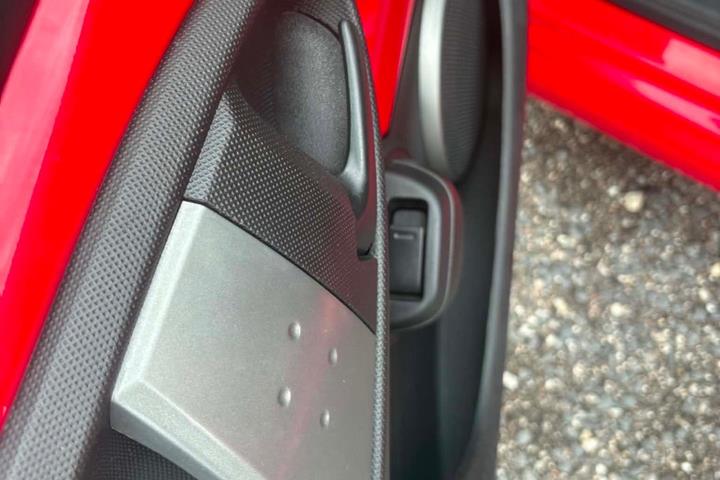 Rød Toyota Aygo fra 2012