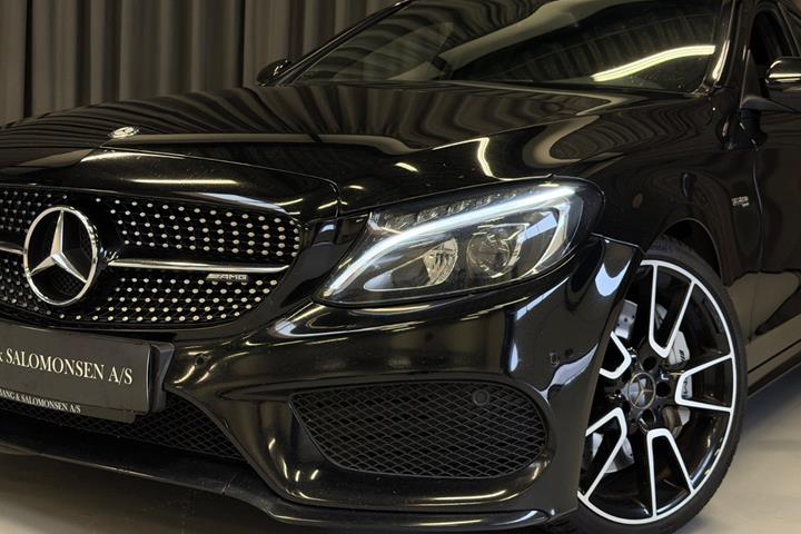 Sort Mercedes C43 fra 2016