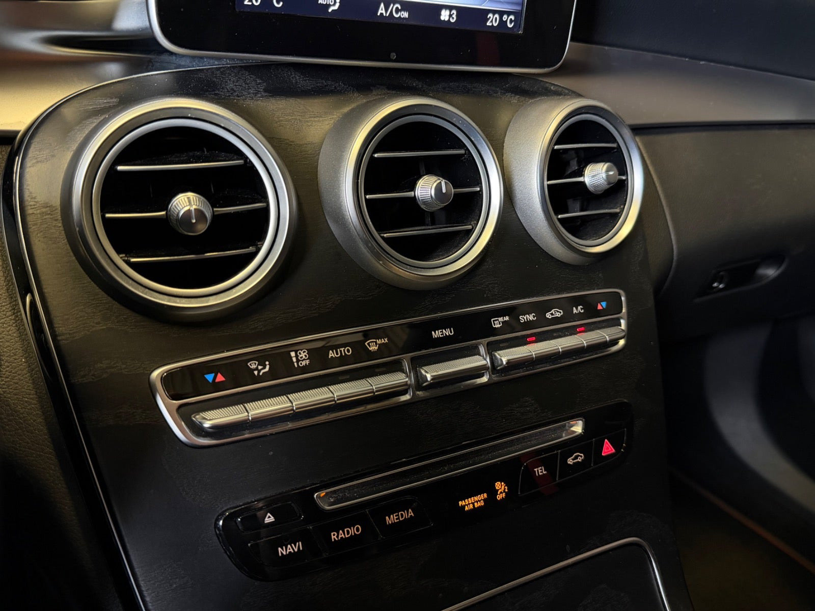 Sort Mercedes C43 fra 2016
