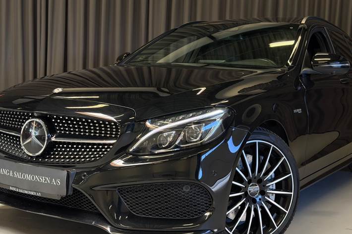 Sort Mercedes C43 fra 2017