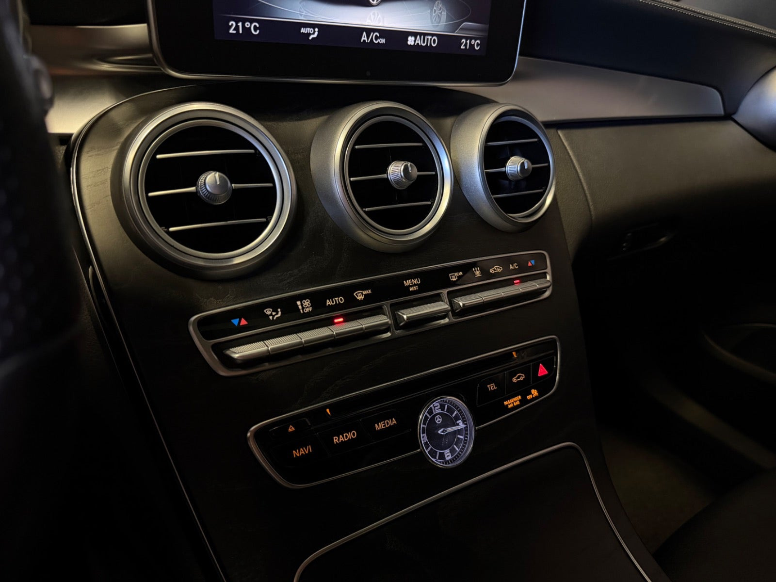 Sort Mercedes C43 fra 2017