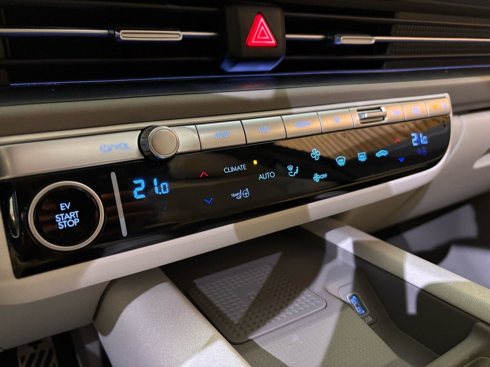 Grå Hyundai Ioniq 6 fra 2023