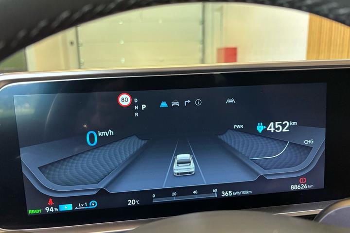 Grå Hyundai Ioniq 6 fra 2023