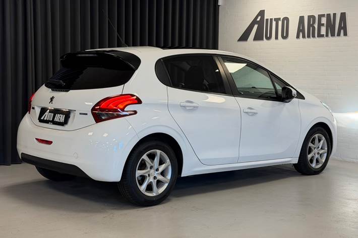 Hvid Peugeot 208 fra 2016