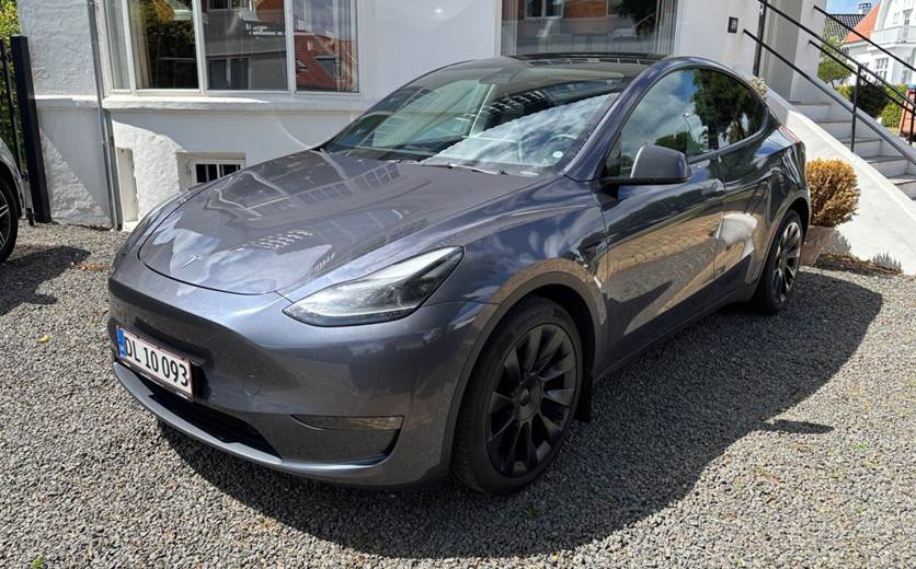 Tesla Model Y Long Range AWD