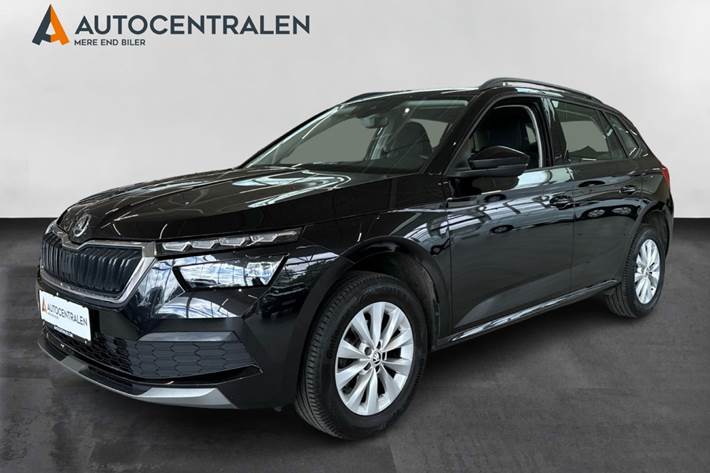 Sort Skoda Kamiq fra 2022 set udefra