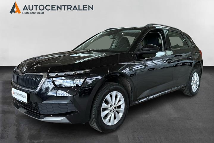 Sort Skoda Kamiq fra 2022 set udefra