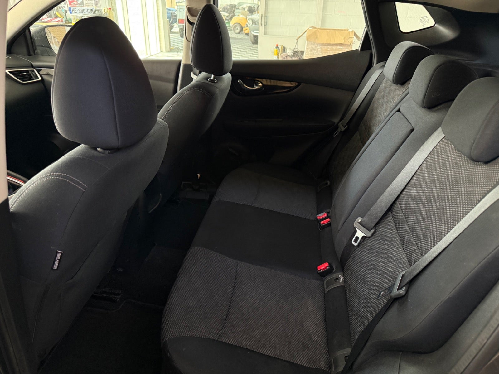 Grå Nissan Qashqai fra 2014