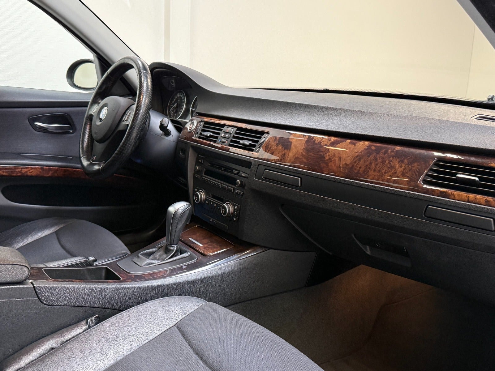 Sølv BMW 335Xi fra 2007