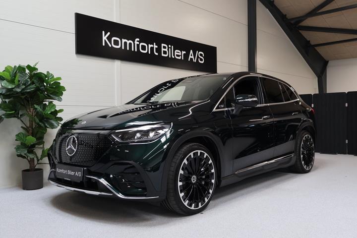 Grøn Mercedes EQE350+ SUV fra 2024 set udefra