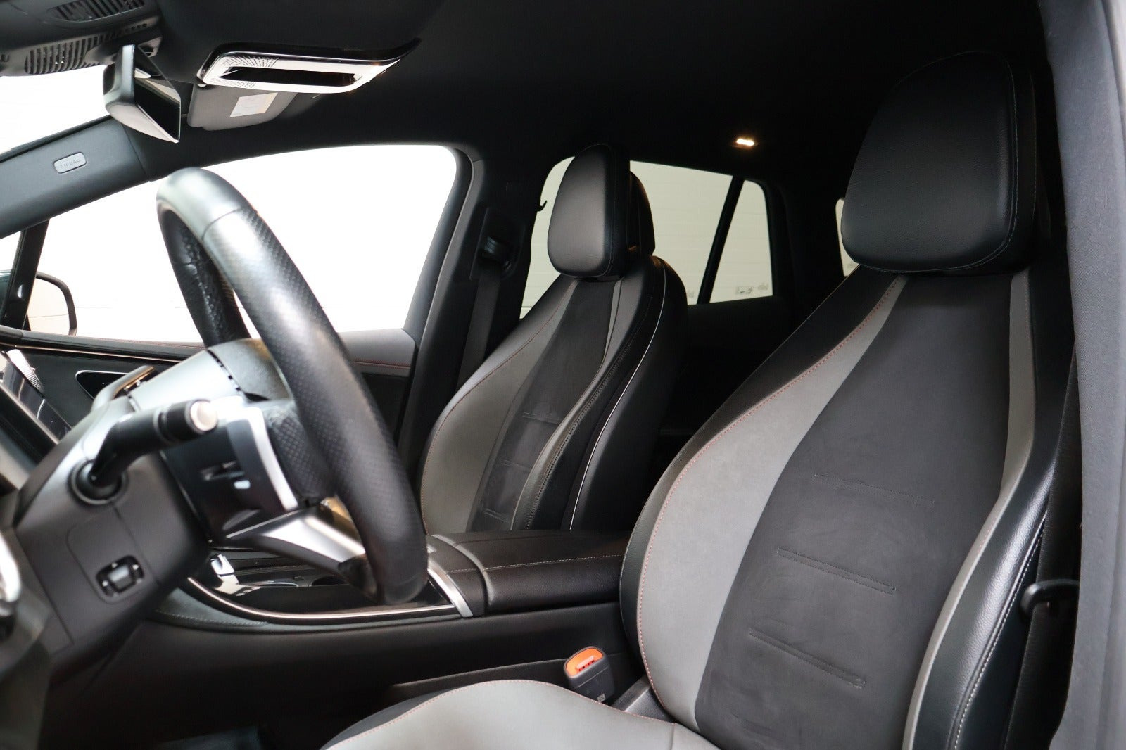 Grøn Mercedes EQE350+ SUV fra 2024
