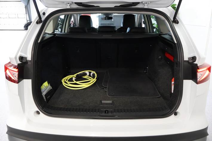 Hvid Skoda Enyaq fra 2021